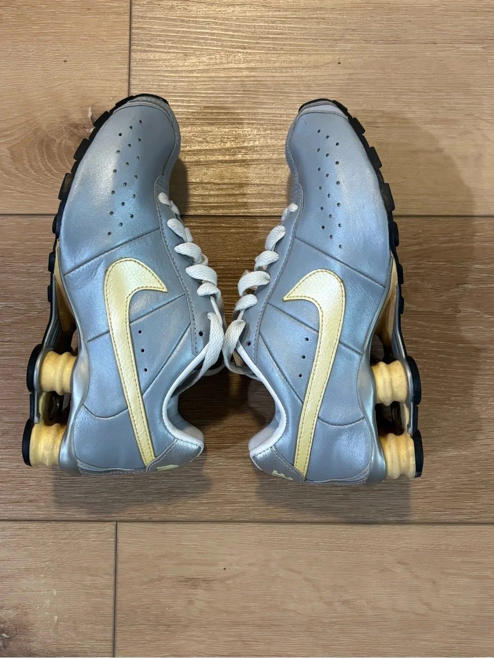 Nike Shox Size 6Y